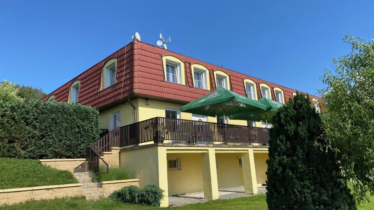 Penzion Kamejk Kamyk nad Vltavou Esterno foto
